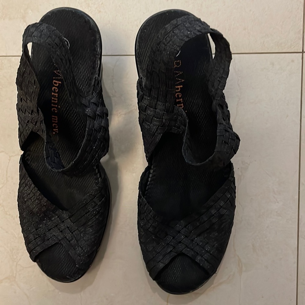 Ladies size 37 Bernie Mev shoes in black